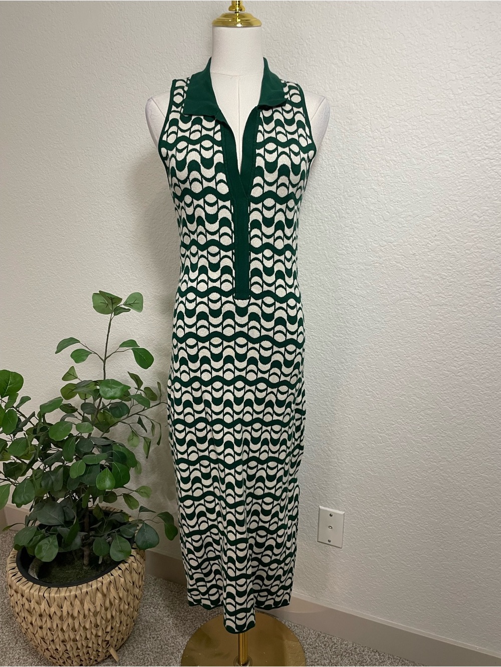 House of Harlow 1960 Green & Ivory Geometric Knit Maxi Dress Size Medium